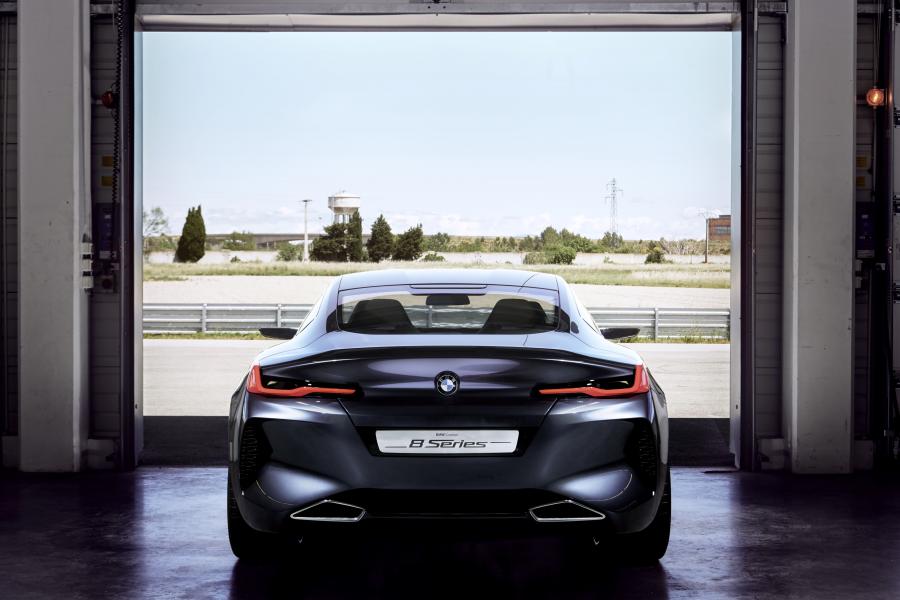  BMW Concept 8-Series 2017 года  (фото 3 из 69)